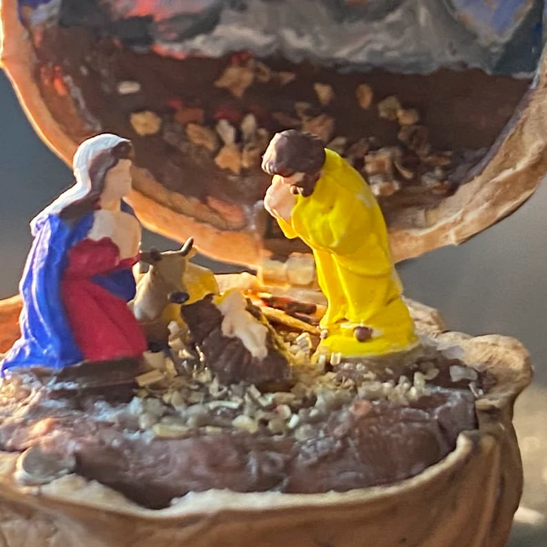🔥LAST DAY 50% OFF - Walnut Nativity Scene